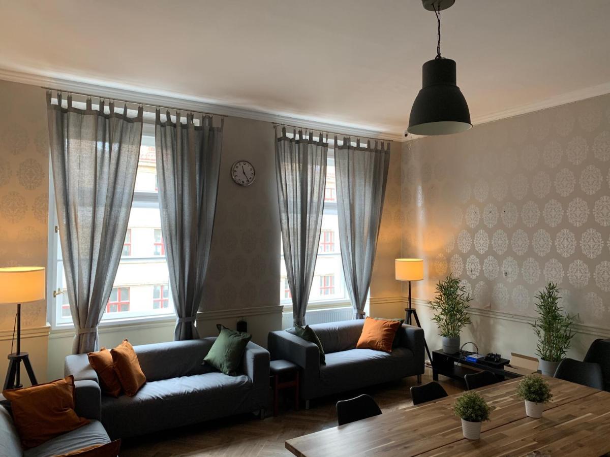 Onefam Old Town Hostel Prague Ngoại thất bức ảnh