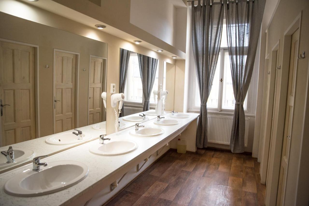 Onefam Old Town Hostel Prague Ngoại thất bức ảnh