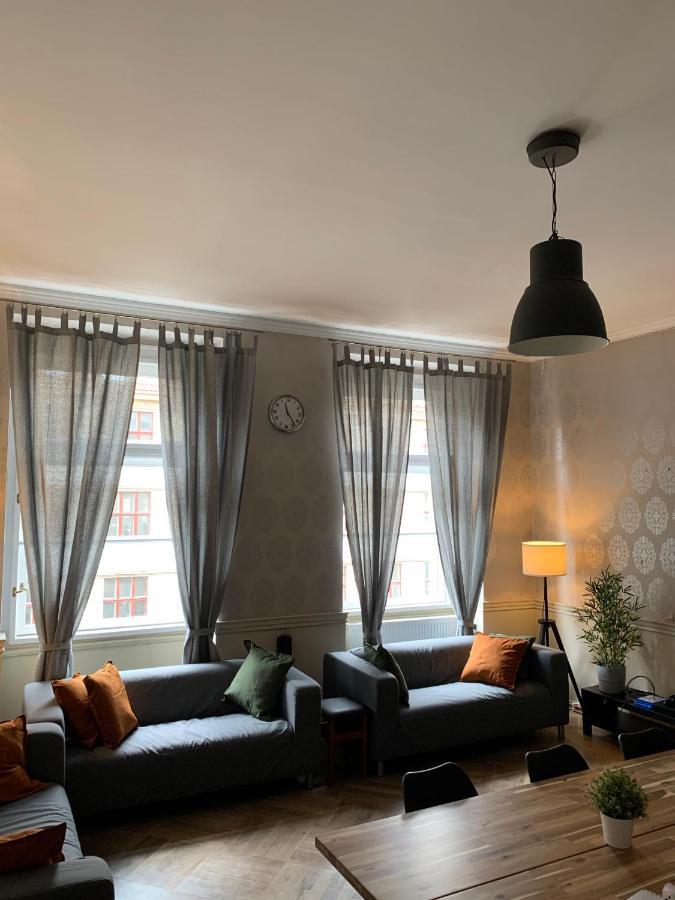 Onefam Old Town Hostel Prague Ngoại thất bức ảnh