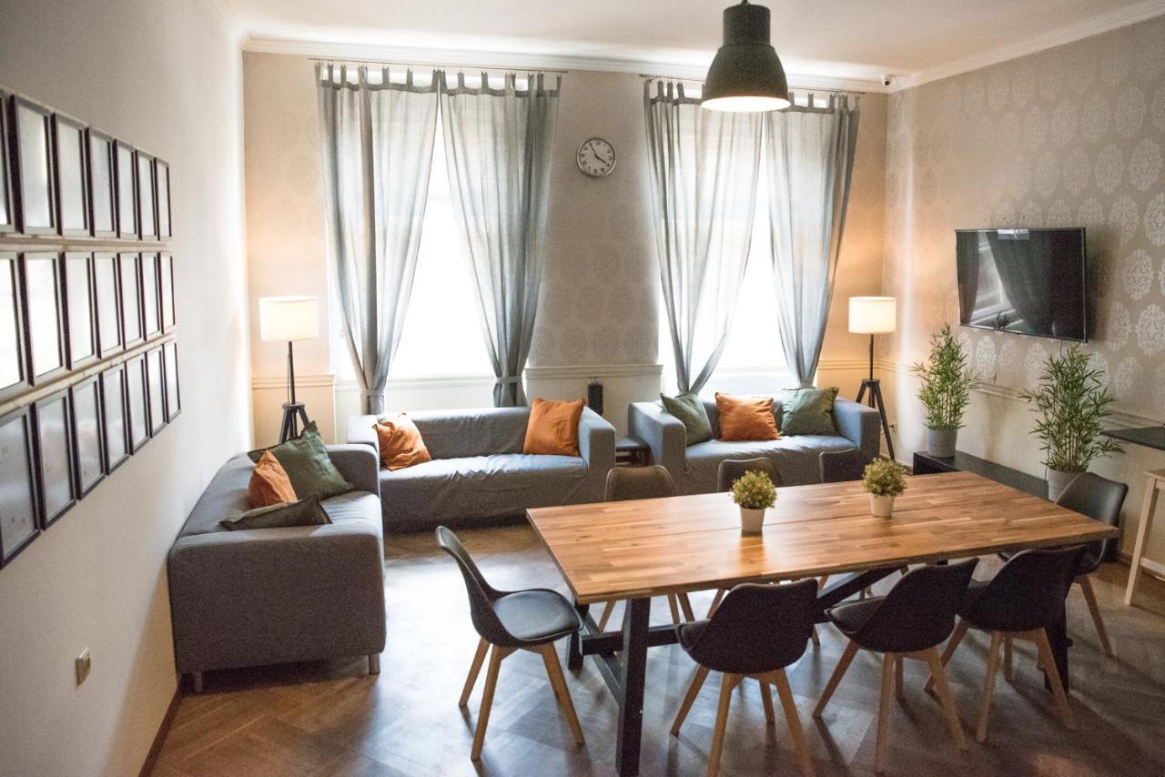 Onefam Old Town Hostel Prague Ngoại thất bức ảnh