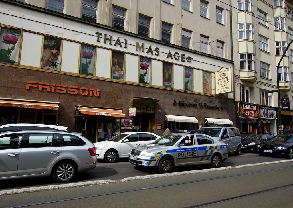 Onefam Old Town Hostel Prague Ngoại thất bức ảnh