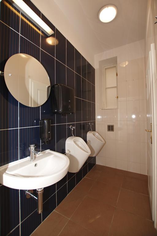 Onefam Old Town Hostel Prague Ngoại thất bức ảnh